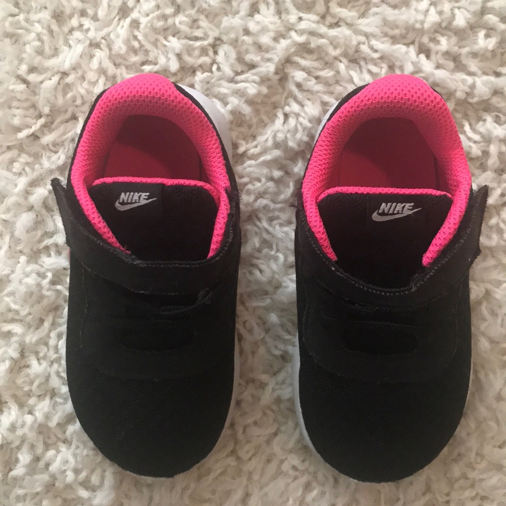 Nike Tanjun